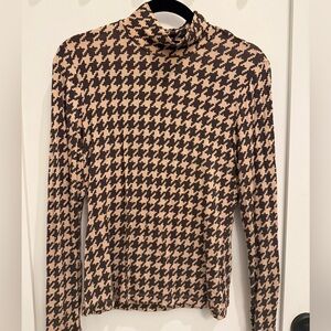 Sanctuary Black and Tan Houndstooth Turtleneck